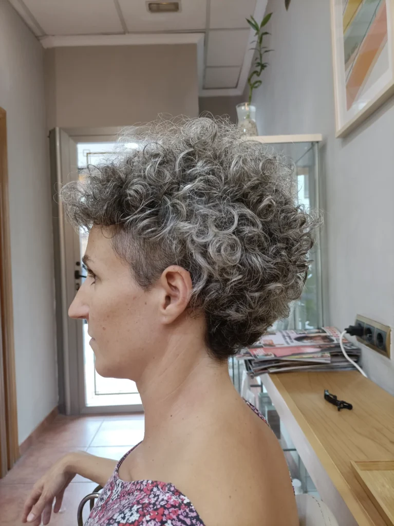 peinar pelo rizado